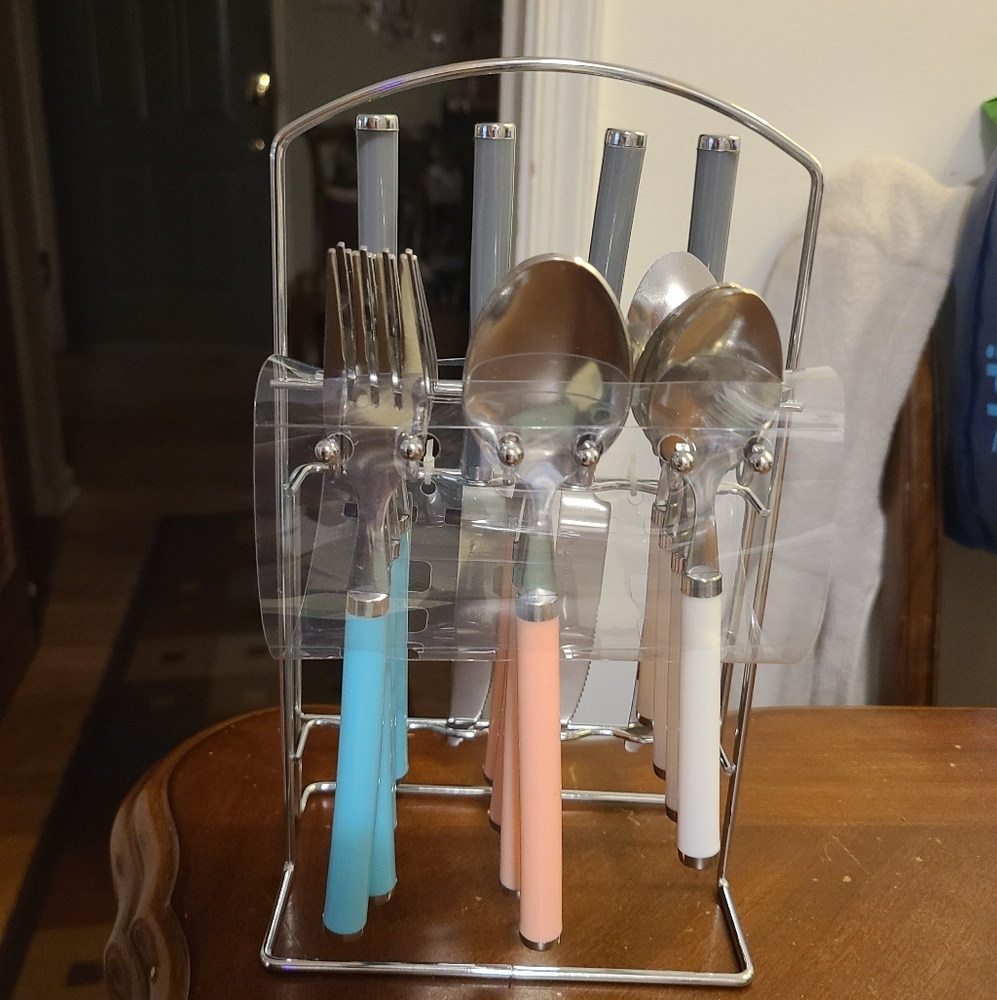 17pc Flatware Set with Storage Rack NEW